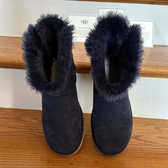 EUC Ugg women’s mini Bailey Bow corduroy blue size 8 - Picture 4 of 7